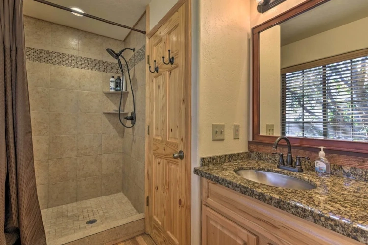 3 Bedrooms Cottage