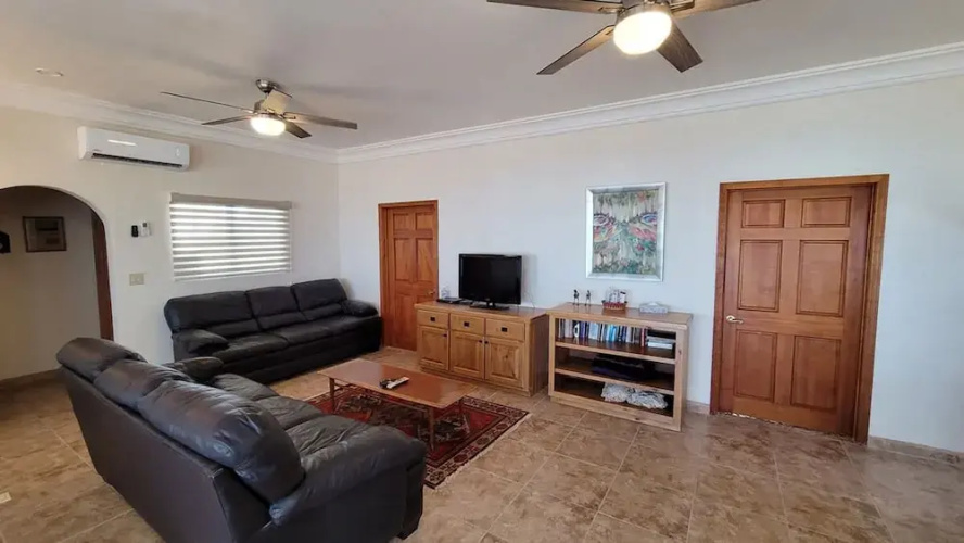 Casa Evita 4 Bedroom Beachfront Home