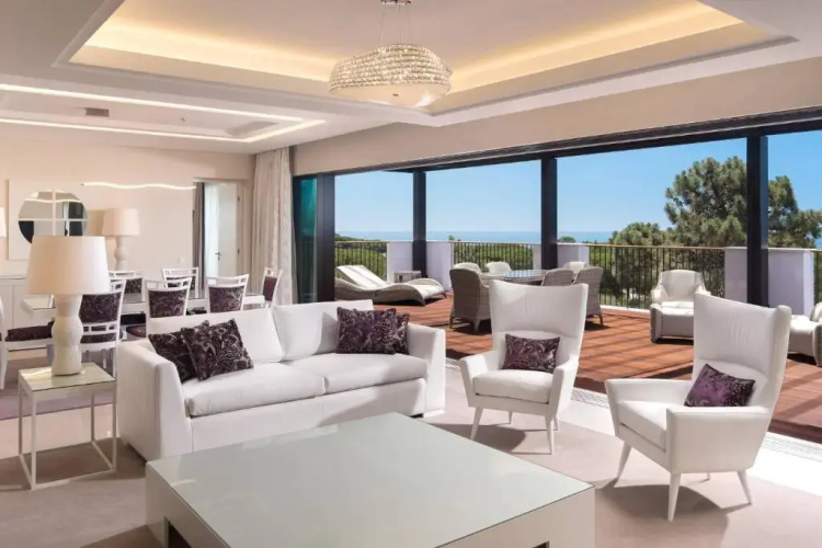 Pine Cliffs Resort