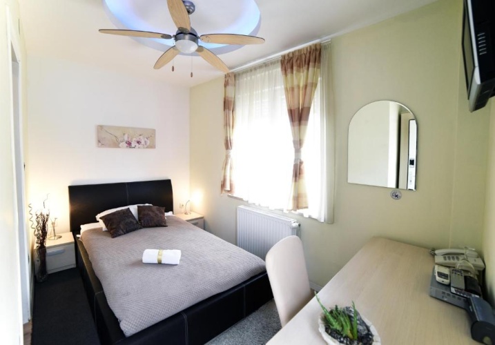Standard Double room with view
