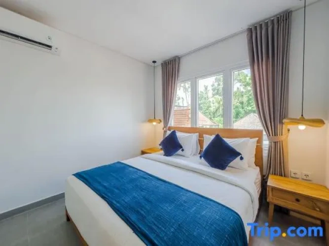 5 Bedrooms Villa