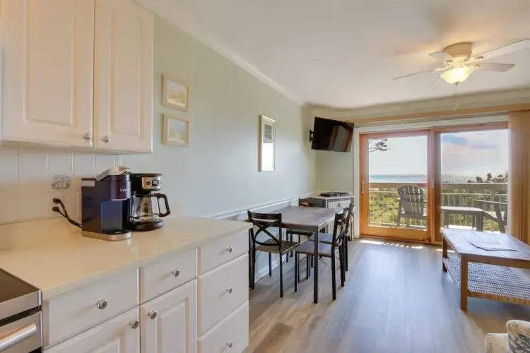 Oceanfront Condo! Breakers 210 w/ Sunrise Views
