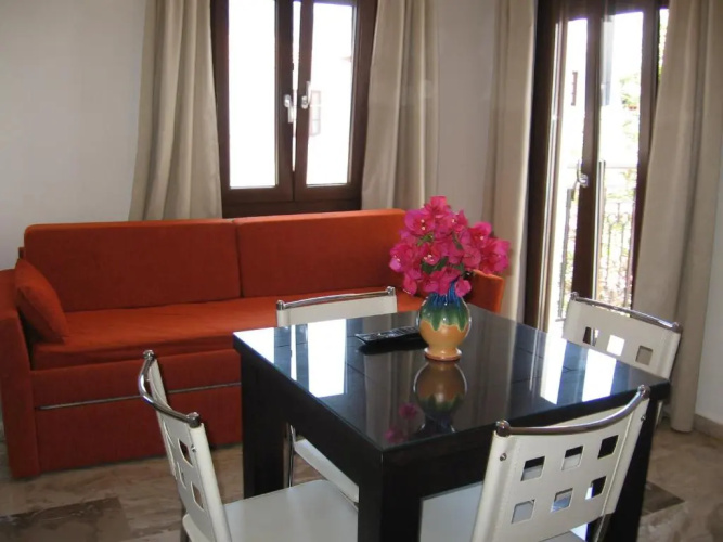 Topaz Apartments