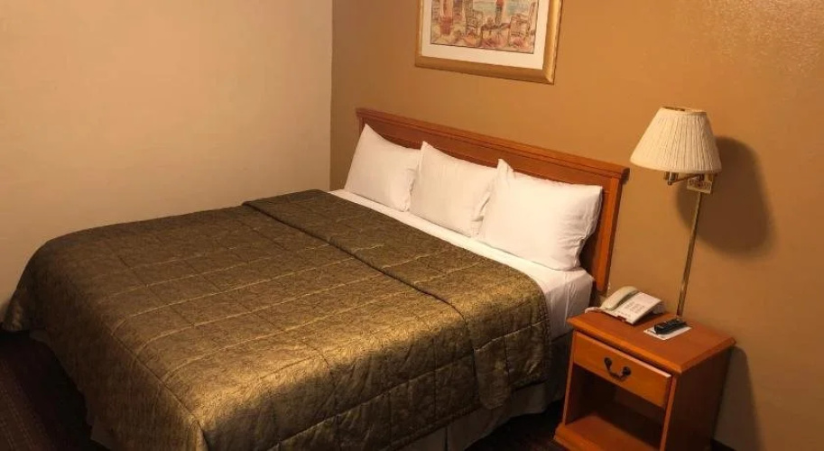 Deluxe Inn