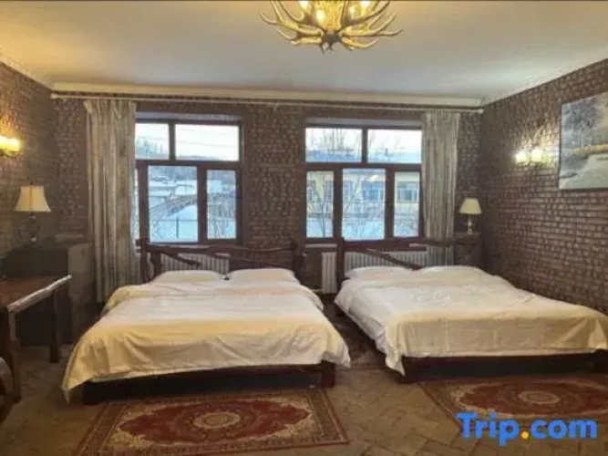 Deluxe Suite
