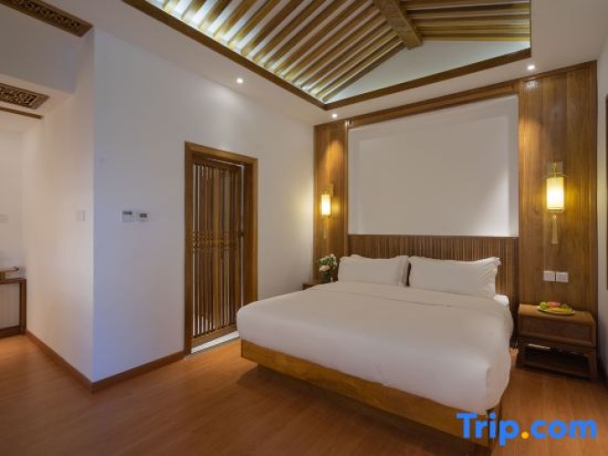 Standard Double Duplex room with lake view