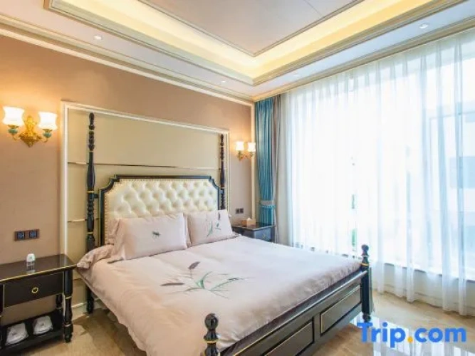 Deluxe Family Suite with balcony