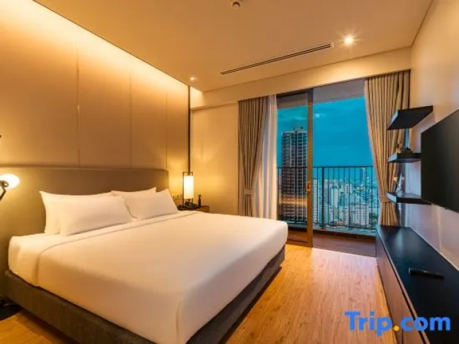 1 Bedroom Apartment with partial sea view