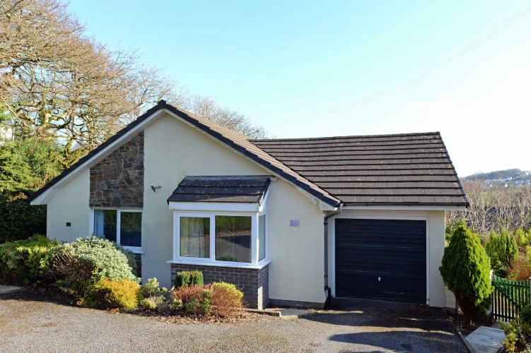 3 Bedrooms Cottage