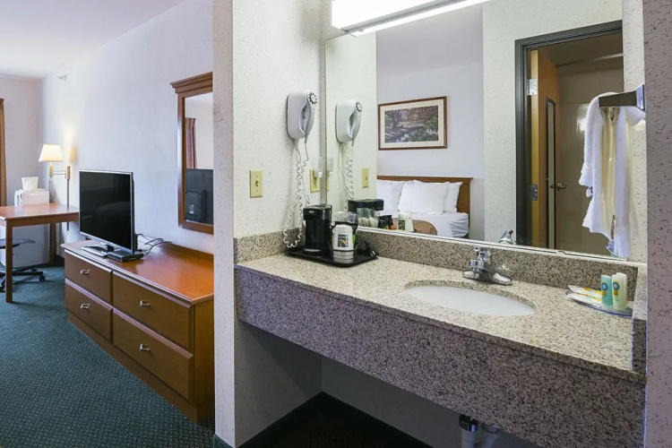 Quality Inn & Suites