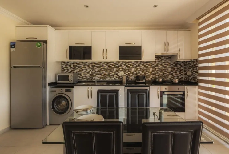 2 Bedrooms Quadruple Apartment