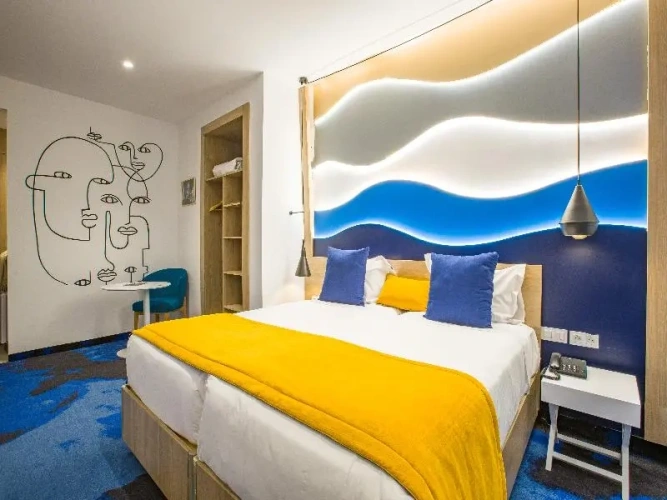 Deluxe Twin room with balcony