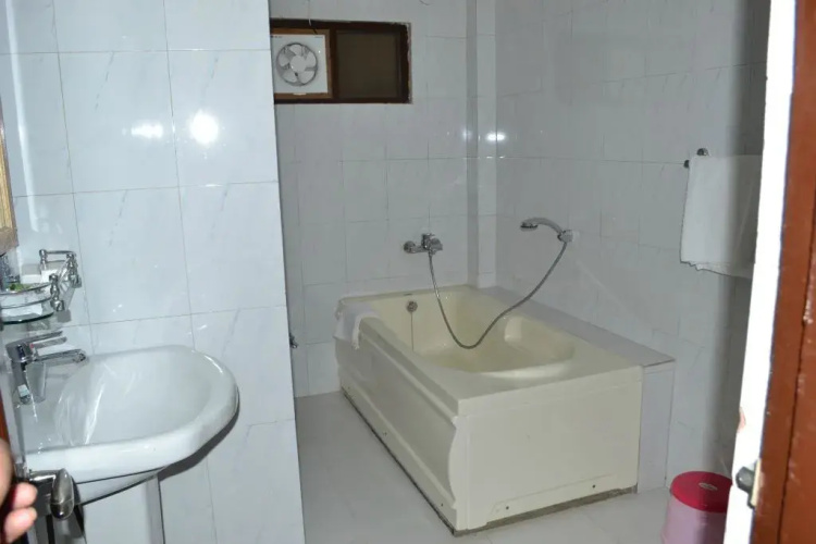 Hotel Singh Axis