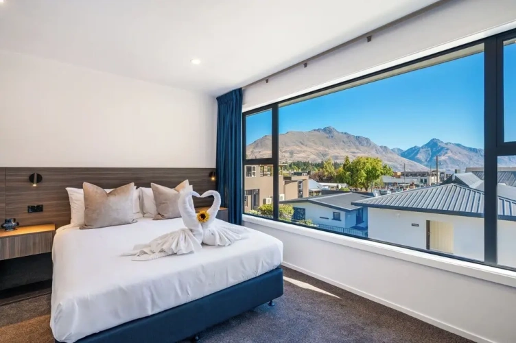 Luxury Double Suite with lake view