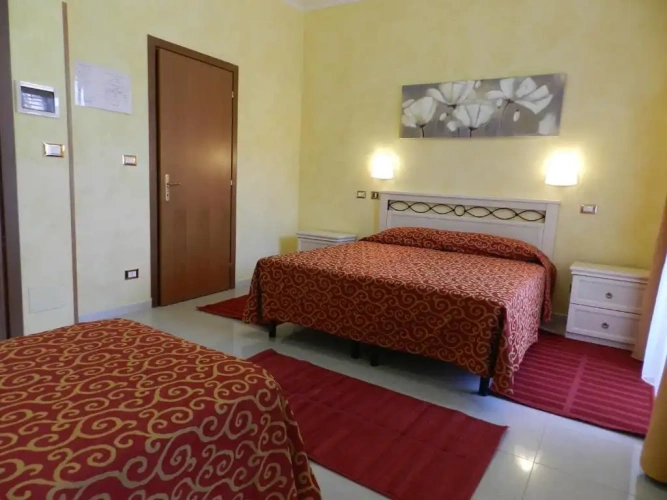 Standard Triple room