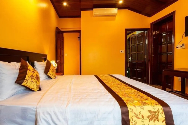 Dinh Villa