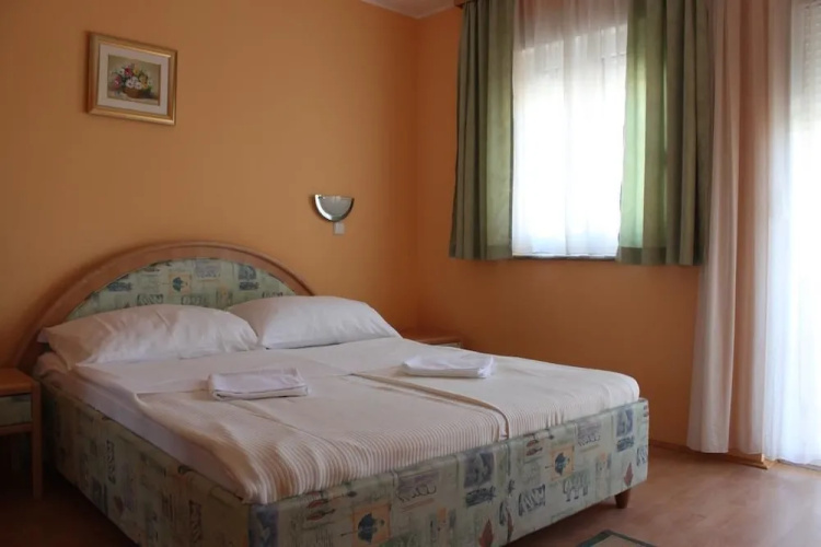 Apartments Dernaj