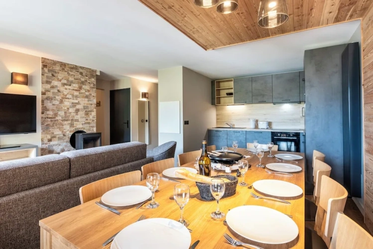 5 Bedrooms Standard room with balcony