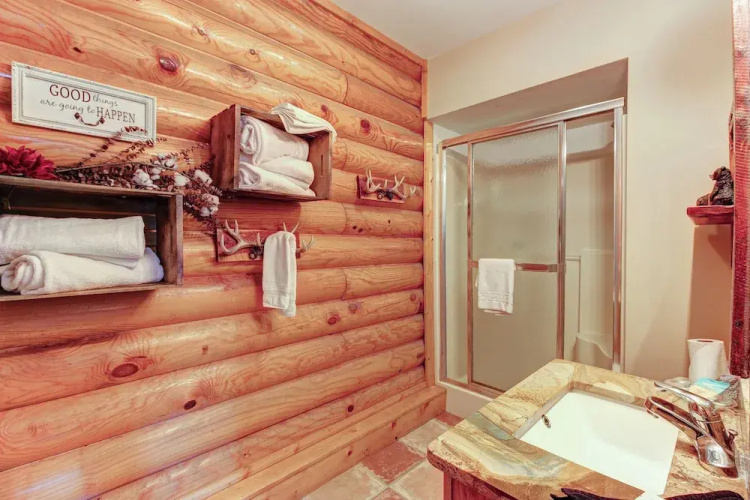 2 BR Home w/ Loft & Access to Community Pool