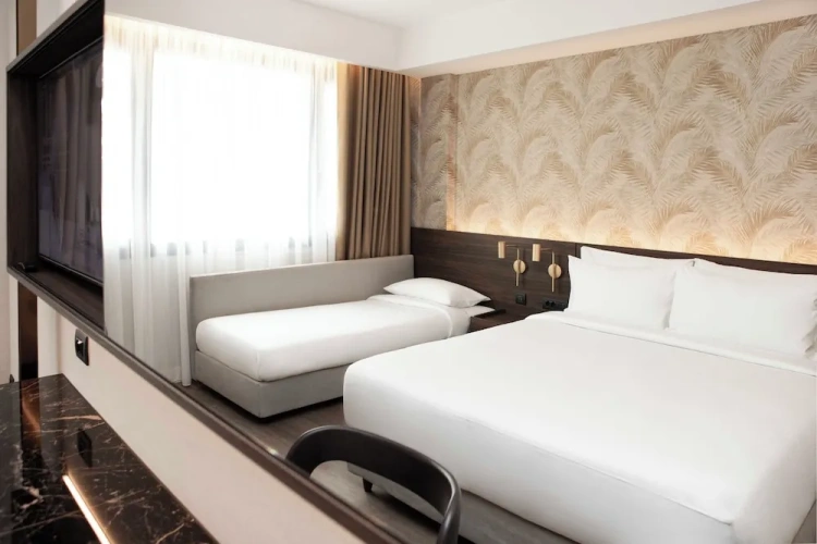 Standard Triple room