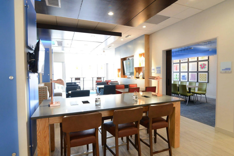 Holiday Inn Express & Suites Chicago North Shore - Niles photo 31