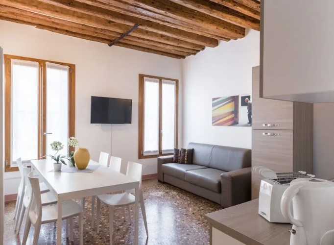 Accademia Charm Apartments