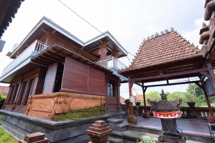 Tebluess Gianyar