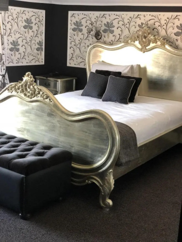 The Falcon Hotel