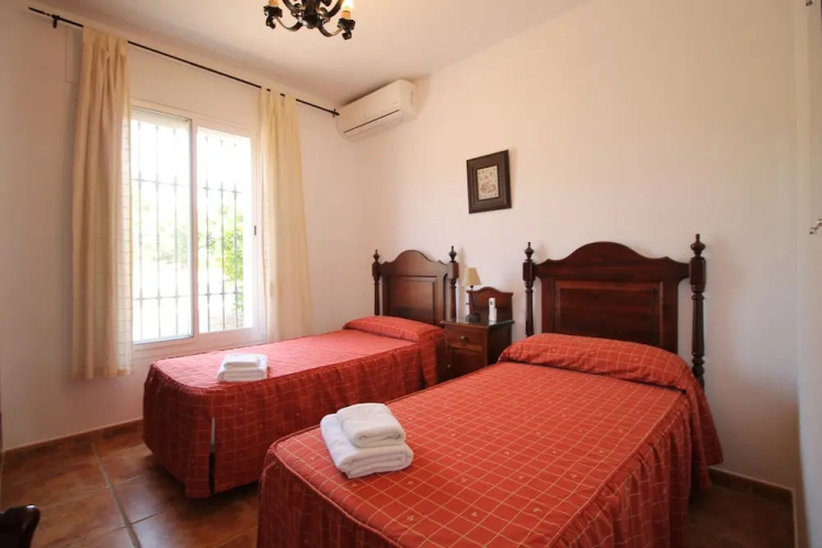 1097 Villa Jomada
