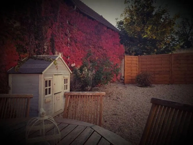 4 Bedrooms Cottage