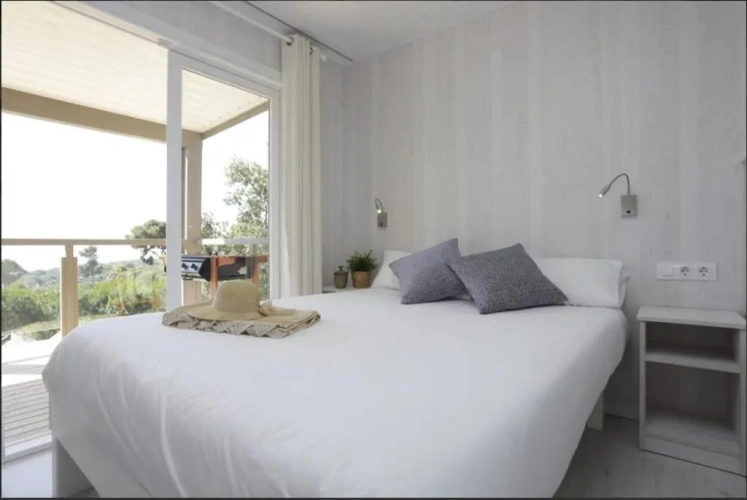 2 Bedrooms Bungalow