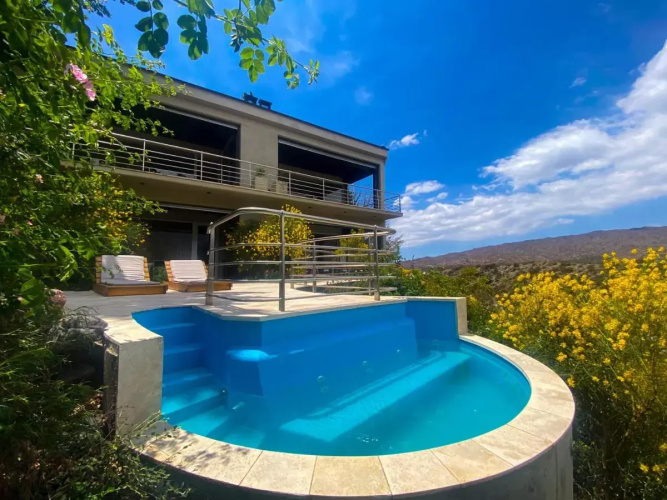 El Carmelo Mountain Lodge