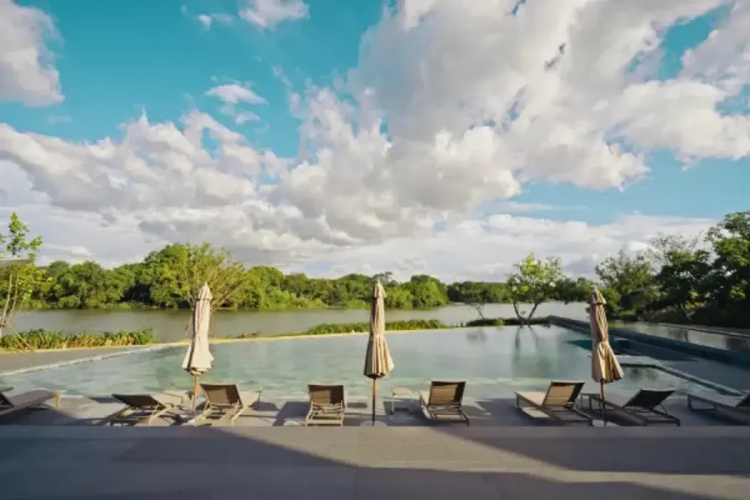 The Lucid Resort Deqing