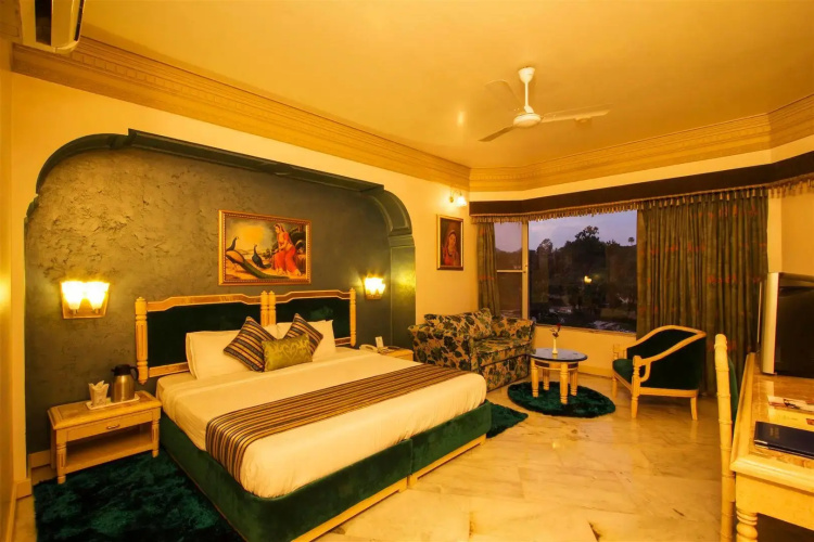 Hotel Hillock
