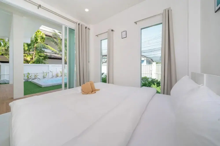 Beachfront 2BR Pool Villa DelMar Kamala