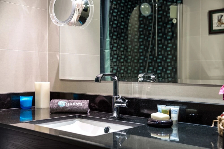 Cayan Tower by HiGuests Vacation Homes