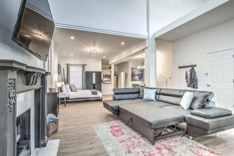 Standard Double room with city view