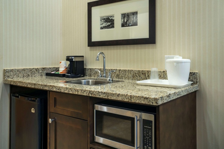 Comfort Inn & Suites Surrey Hotel photo 25