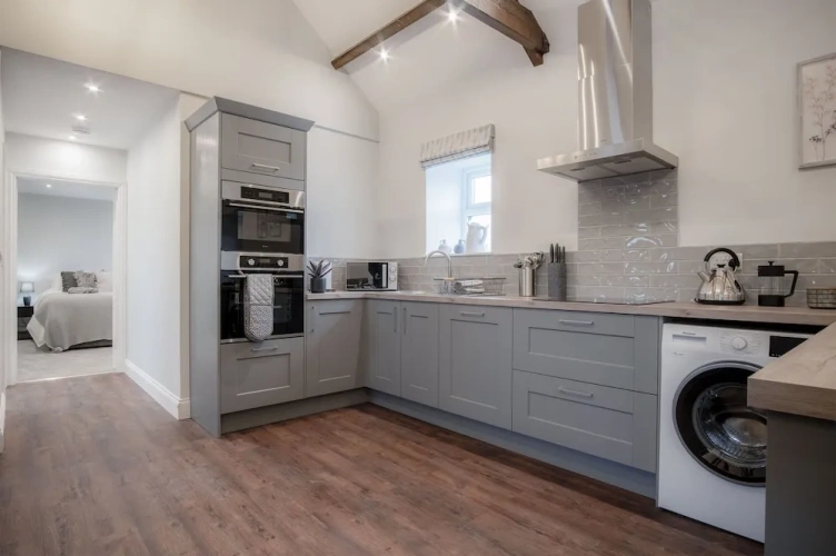 2 Bedrooms Cottage