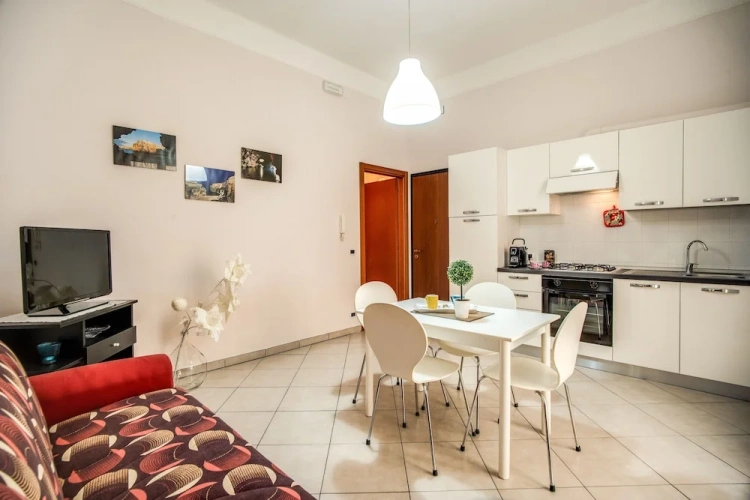 2 Bedrooms Classic Apartment with city view