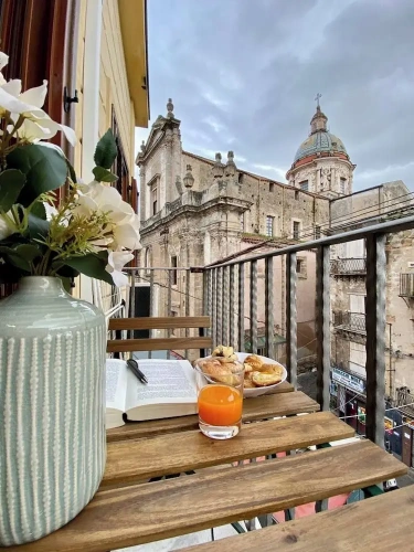 1 Bedroom Apartment with balcony and with city view