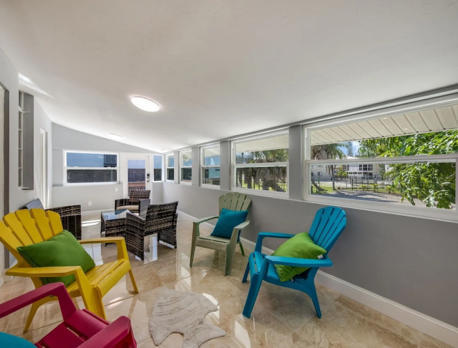 Mango Beach Manor by Vtrips