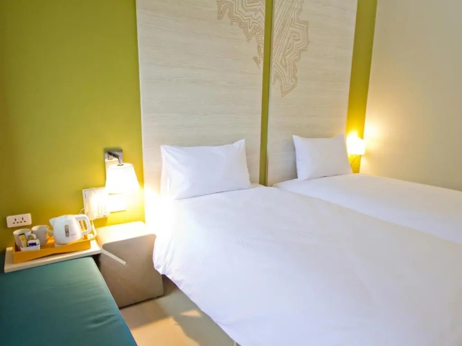 Standard Twin room with balcony