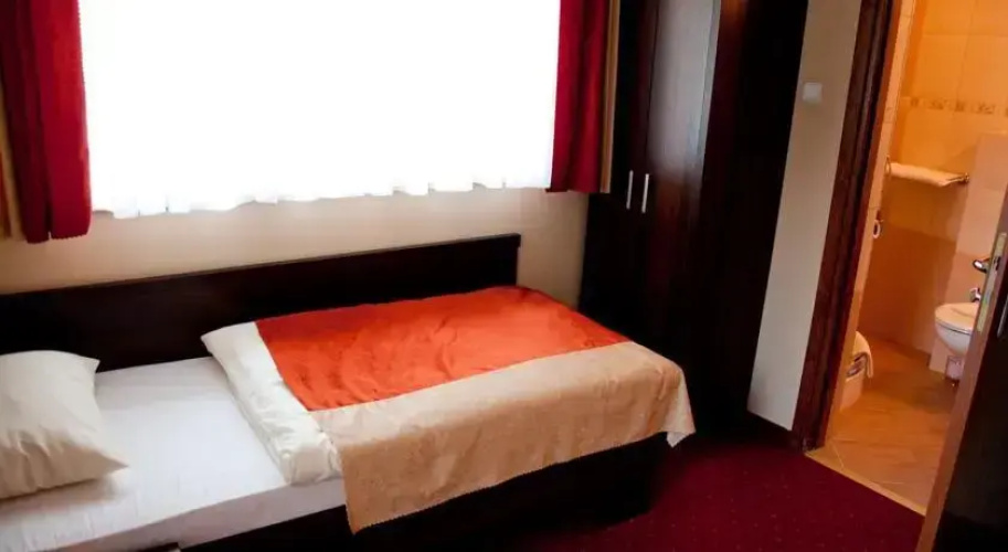 Hotel Dębina