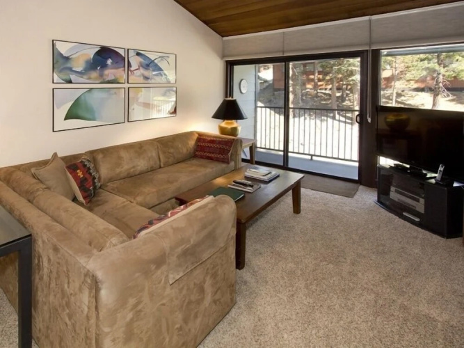 St. Anton Street View 2-bedroom Condo w/ Full Kitchen