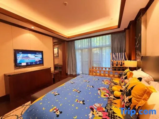 Triple Suite with garden view