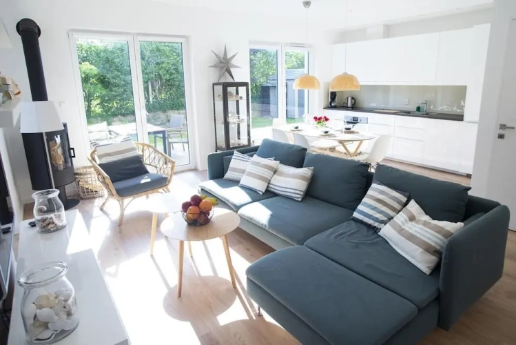 Apartment with balcony