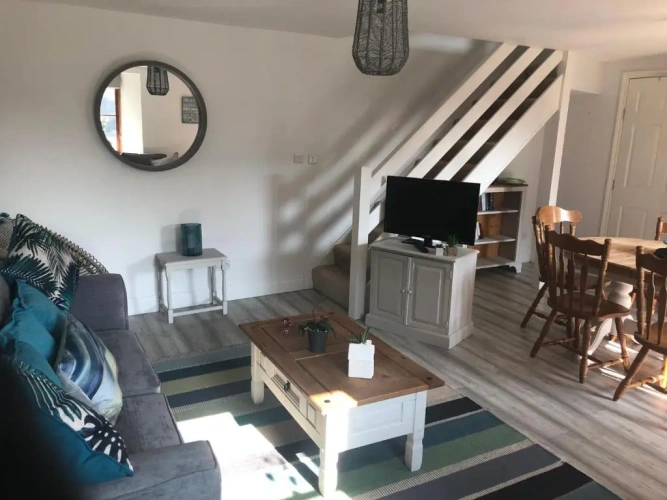 3 Bedrooms Cottage