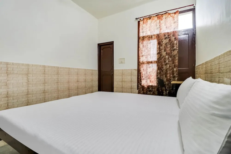 Hotel Ashiana by OYO Rooms