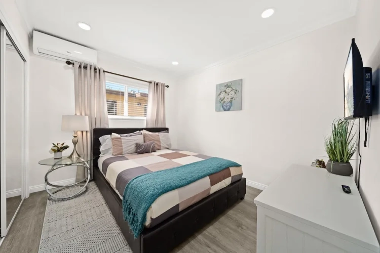 3 Bedrooms Comfort room